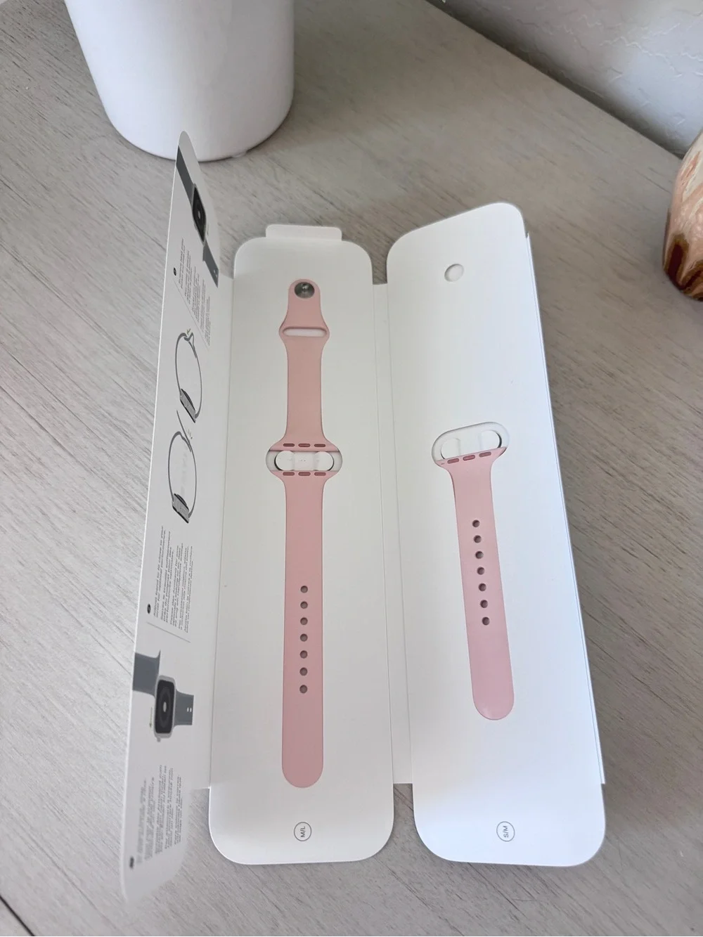 Apple Watch 4th Generation - Silver Aluminum Case